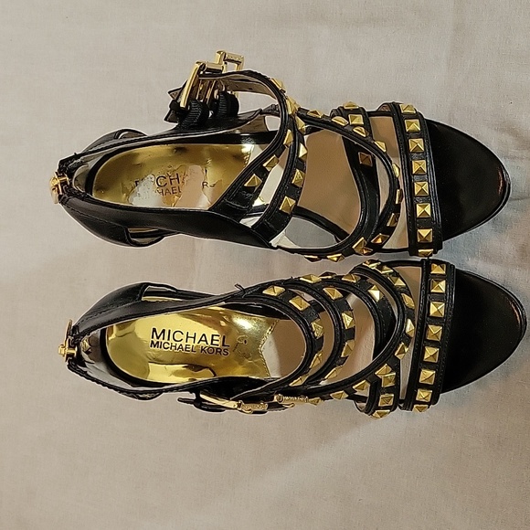 Black studded platform stilettos - Picture 3 of 8